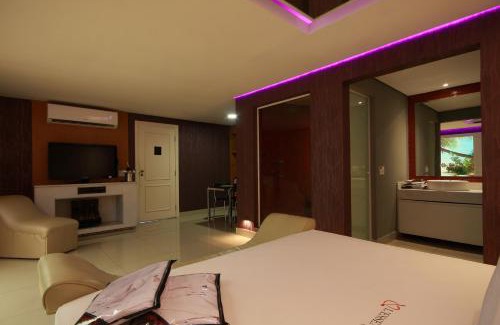 Jaguare Hotel | Budget-Friendly Stay at LESSENCE MOTEL with Pool & Hot Tub