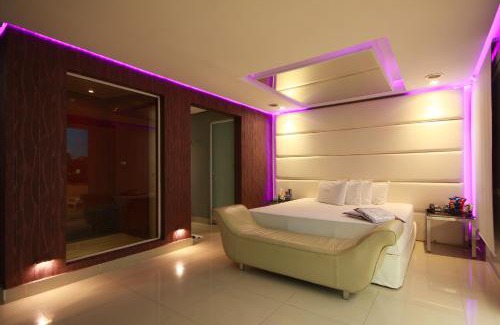 Jaguare Hotel | Budget-Friendly Stay at LESSENCE MOTEL with Pool & Hot Tub