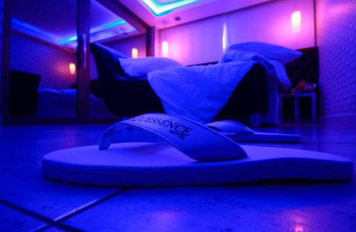 Jaguare Hotel | Budget-Friendly Stay at LESSENCE MOTEL with Pool & Hot Tub