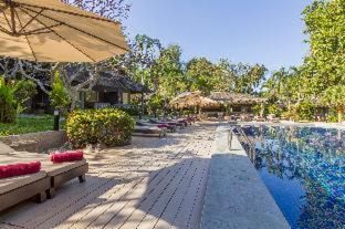 North Pattaya Hotel | Relax at Let's Hyde Pattaya Resort & Villas with Pool Cabanas