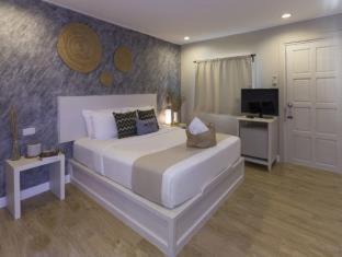 North Pattaya Hotel | Relax at Let's Hyde Pattaya Resort & Villas with Pool Cabanas