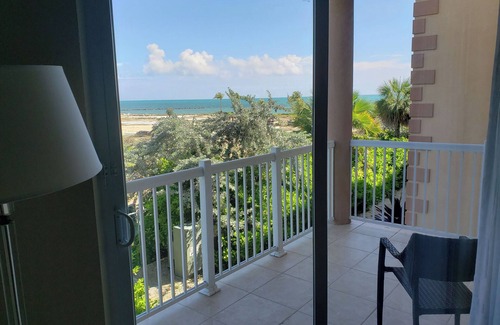 Crystal Harbour Apartment | Let's Runaway to the Island! 3 Island View Units, Pets Allowed, Near Camana Bay!