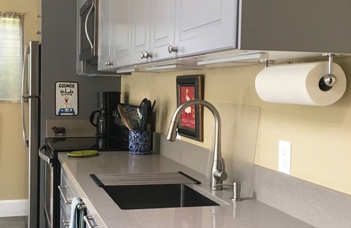 Sebastopol House | Experience Radiant Relaxation with Pool and Spa Amenities
