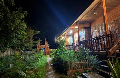 Kong Lor House | Pet-Friendly Konglor Cave Resort with Breakfast & Dining