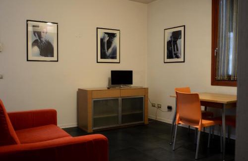 Ca' di David Apartment | Pet-Friendly Retreat at Letizia Sans Soucis - Rated 10/10