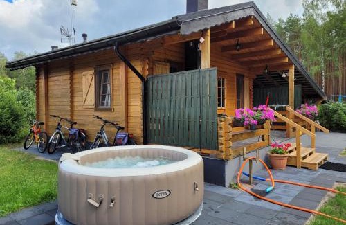 Myszyniec House | Beachfront Retreat: Letniskowy Domek z Bali with Hot Tub