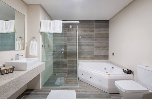 Flores da Cunha Hotel | Explore Letto Hotel Flores da Cunha: Pool, Spa & More!