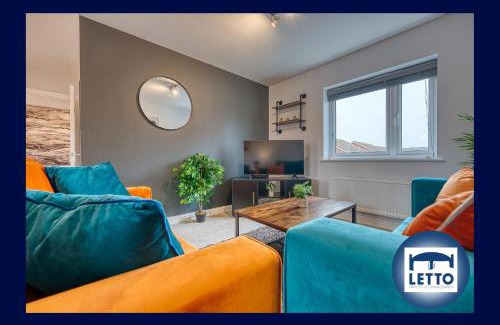 Peterborough House | Family-Friendly Letto Serviced Accommodation with Free Parking