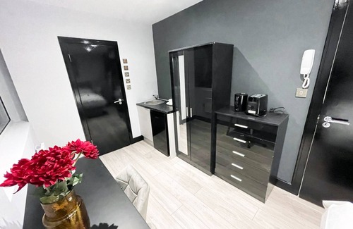 Headstone North Apartment | Discover Letzi Private En-Suite at Meyers House