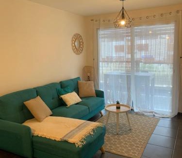 Saint-Leu Apartment | LEU FLAMBOYANT: Oceanfront 2-Room Getaway, Rated 8.8