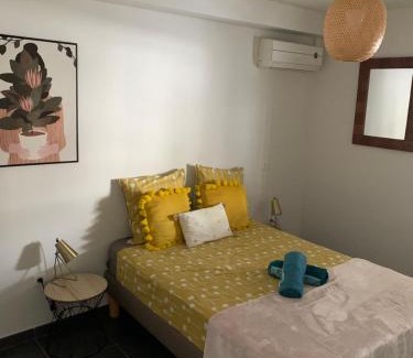 Saint-Leu Apartment | LEU FLAMBOYANT: Oceanfront 2-Room Getaway, Rated 8.8