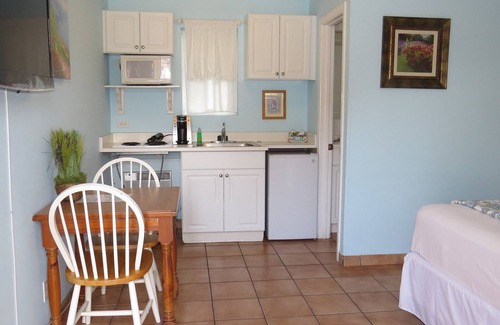 Leucadia Hotel | Tranquil Leucadia Beach Inn: Spa and Family-Friendly Retreat