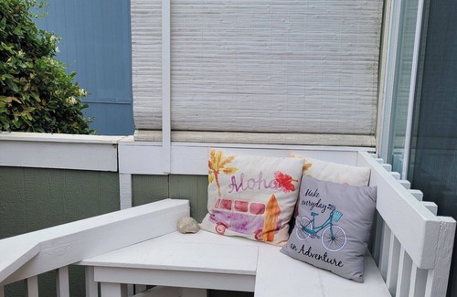Leucadia Cottage | Leucadia Beach Cottage: Pet-Friendly Retreat Steps from Shore