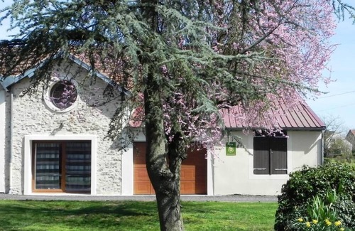 Leudon-en-Brie Cottage | Guest Rated: Leudon En Brie Cottage for 5 near Provins