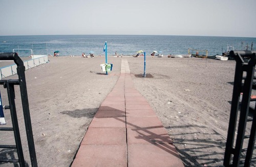 Santa Teresa di Riva Bed & Breakfast | Oceanfront Levante Apartment with Amazing 9.6/10 Rating