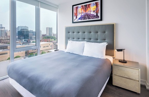 River North Hotel | Pet-Friendly Old Town One Bedroom Suite with Kitchen