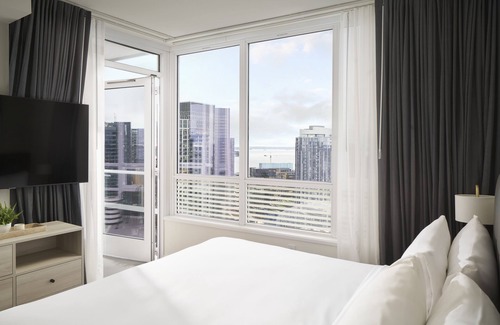 South Lake Union Hotel | Eco-Friendly Retreat at Level Seattle Downtown - South Lake Union
