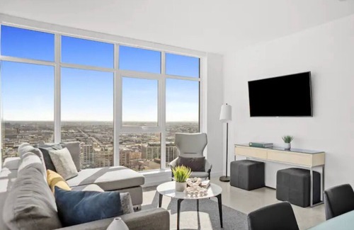 Downtown Los Angeles Hotel | Cozy Level South Hill: One Bedroom & Office in Downtown LA