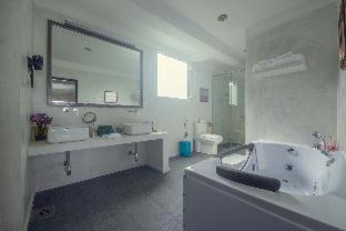 Rumassala Hotel | Ocean View Retreat at Levels Unawatuna with Pool & Breakfast