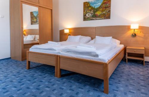 Bogacs Apartment | Relax at Levendula Üdülőház with Pool and Family Amenities