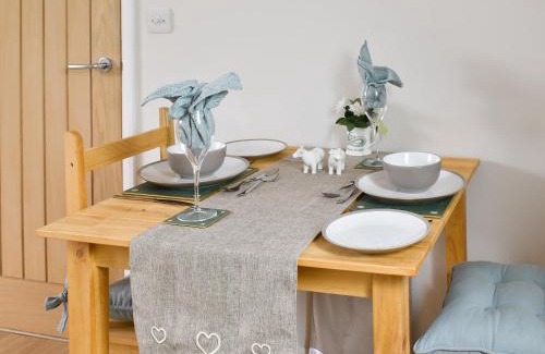Bures House | Discover Family-Friendly Comfort at Leveret Lodge