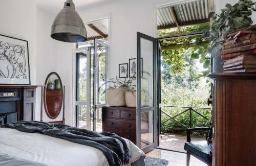 Daylesford House | Elegant Lewellyn House in Daylesford - 4-Star Family Retreat