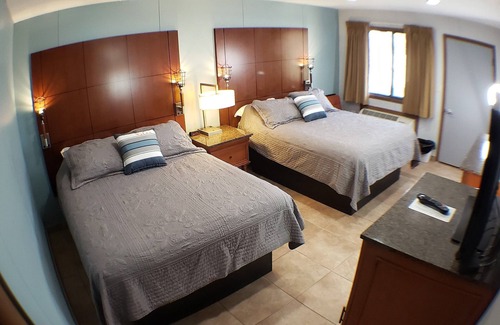 Yankton Hotel | Inviting Lewis and Clark Resort: Pool, Restaurant & More