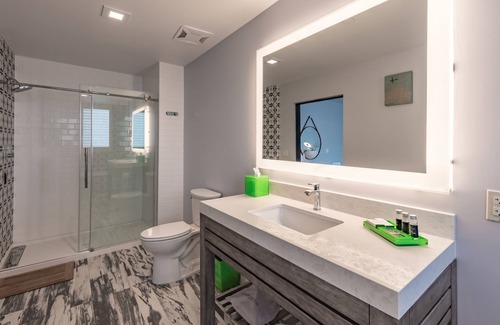 NoHo Arts District Hotel | Eco-Friendly Lexen Hotel North Hollywood with Spa & Breakfast