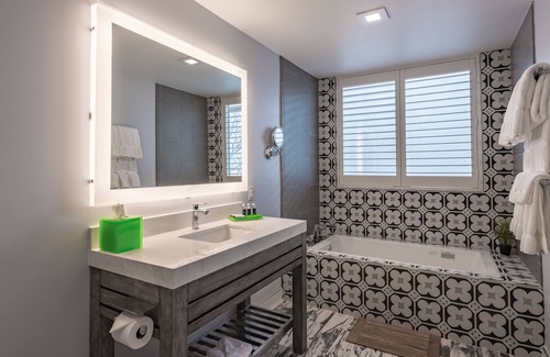 NoHo Arts District Hotel | Eco-Friendly Lexen Hotel North Hollywood with Spa & Breakfast