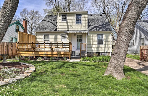Lexington Cottage | Cozy Lexington Getaway with Backyard Deck Near UK