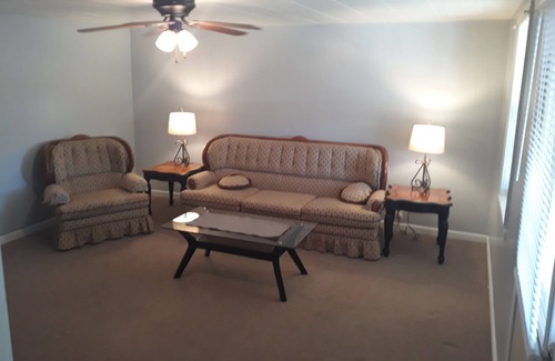 Maysville Apartment | Family-Friendly Getaway at Lexington Street Hotel