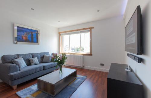 Dunfermline Apartment | Inviting Leys Park Executive Apartments with Breakfast Included