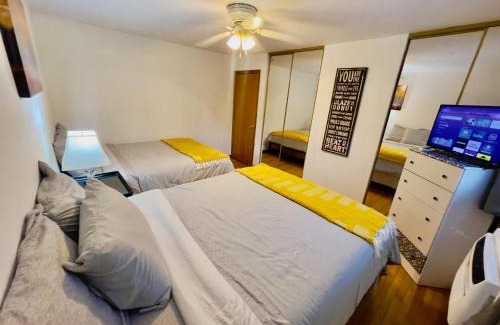 Des Plaines Apartment | Discover a 2-Bedroom Apartment Near Chicago with Ocean View
