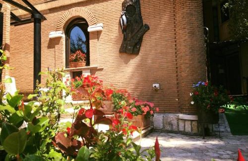 Pescasseroli Hotel | Enjoy Oceanfront Comfort at LH Albergo Il Picchio Hotel