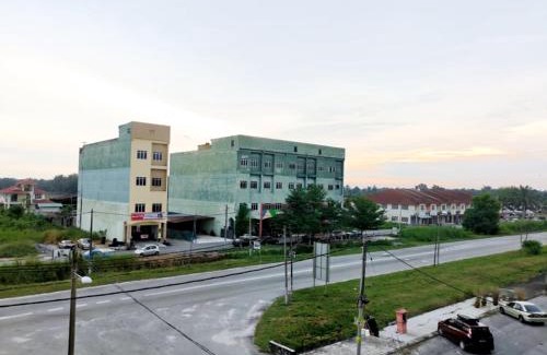 Kampong Pulau Kandis Hotel | Budget-Friendly LH Hotel Langkap Perak with Breakfast Included