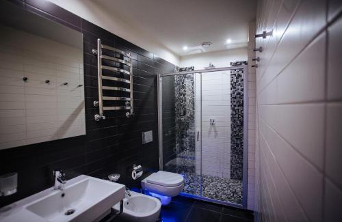 Lviv City Center Hotel | Relax at LH Hotel&SPA: 4-Star Retreat with Pool & Spa