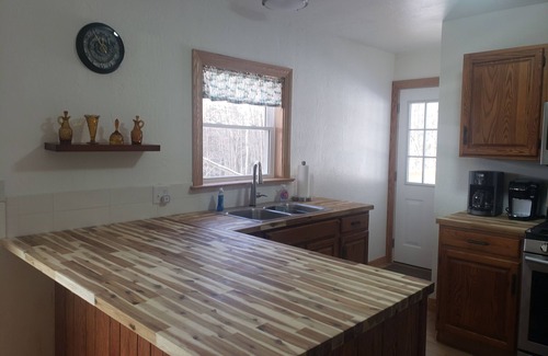 Mill Run Cottage | LH MOUNTAIN RETREAT - Only 6 mi. to Ohiopyle, whitewater rafting & Fallingwater.