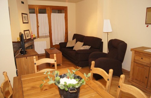 Linsoles Apartment | Discover Family-Friendly Comfort at LH Selva de Conques
