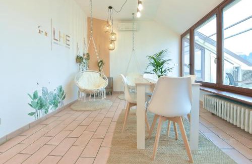 Centro Urbano Apartment | Discover LHE Central View Boutique: Top-Rated 4-Star Retreat