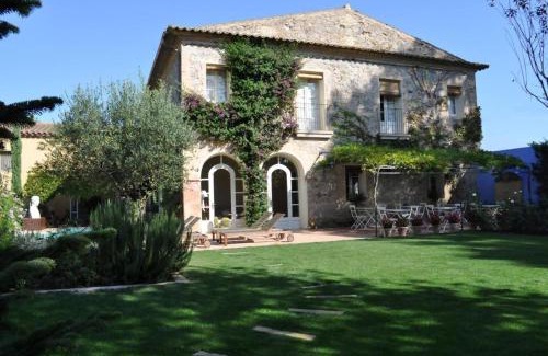 Torroella de Fluvia Bed & Breakfast | Pet-Friendly Retreat at LHort de Sant Cebrià - 4 Stars