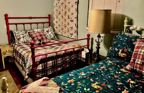 Cambridge Springs Apartment | Li'l Love Inn: Waterfront Retreat with Pet-Friendly Charm