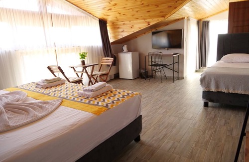 Kiyikoy Hotel | Relax at Limon Hotel Kıyıköy with Pool and Family Amenities
