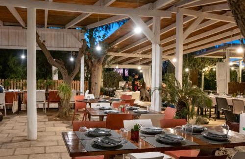 Lizzanello Bed & Breakfast | Pet-Friendly Li Mori Rooms with Breakfast & Restaurant Access