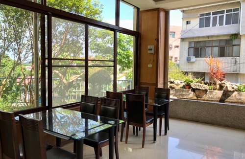 Baihe House | Relaxing Retreat at Li Quan Hot Spring Resort with Breakfast