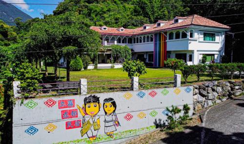 Xiulin Bed & Breakfast | Guest Favorite: Li Wu Zuo Cun B&B with Hot Tub & Breakfast