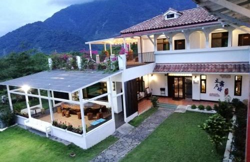 Xiulin Bed & Breakfast | Guest Favorite: Li Wu Zuo Cun B&B with Hot Tub & Breakfast