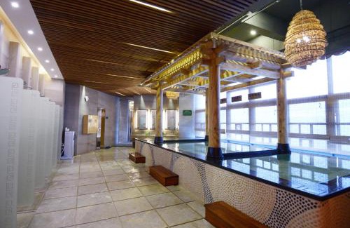 Nanshan Hotel | Elegant Lia Charlton Hotel Shenzhen with Spa & Hot Tub