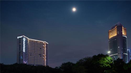Nanshan Hotel | Elegant Lia Charlton Hotel Shenzhen with Spa & Hot Tub