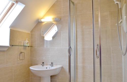 West Laroch House | Experience Lia Fail: Family-Friendly Retreat with Hot Tub