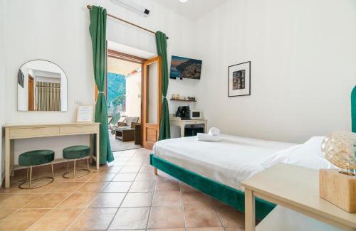 Montepertuso House | Discover Lia's Room at Il Monticello - Family Friendly Retreat